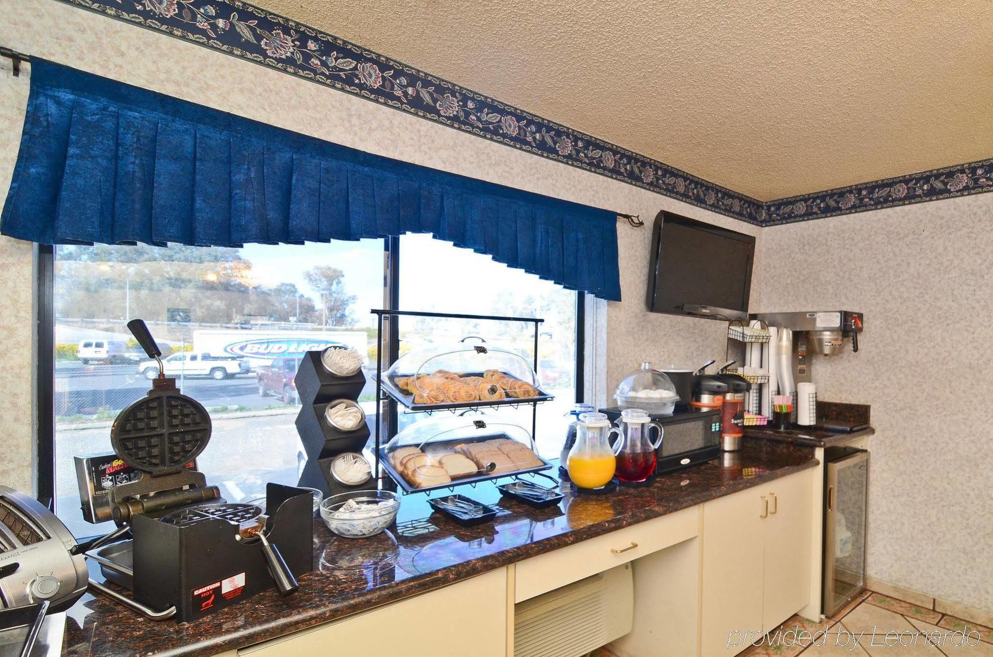 Americas Best Value Inn Stockton Restaurant photo