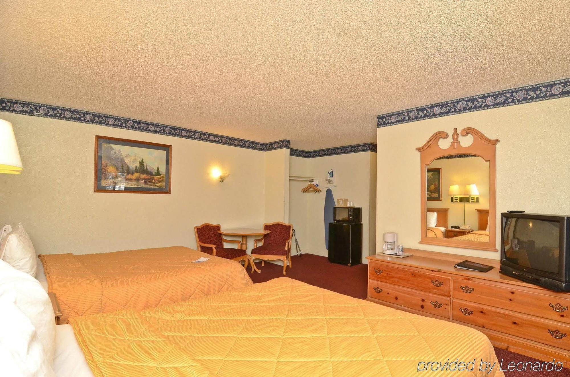 Americas Best Value Inn Stockton Room photo